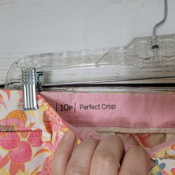 Talbots Perfect Crop Size 10 Petite Fruit and Flowers Print - Picture 6 of 7